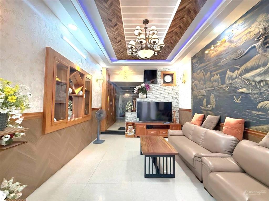 Bán gấp nhà riêng trường sa, p2, phú nhuận, dt 65m2, giá 4tỷ4, sổ hồng riêng chính chủ