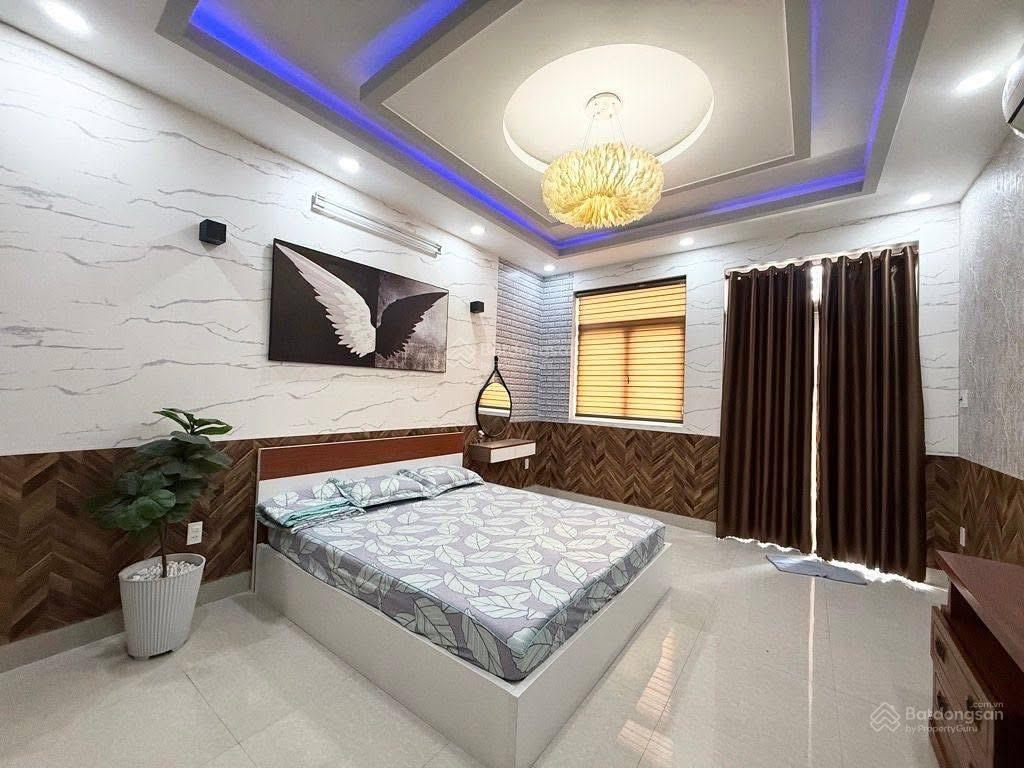 Bán gấp nhà riêng trường sa, p2, phú nhuận, dt 65m2, giá 4tỷ4, sổ hồng riêng chính chủ