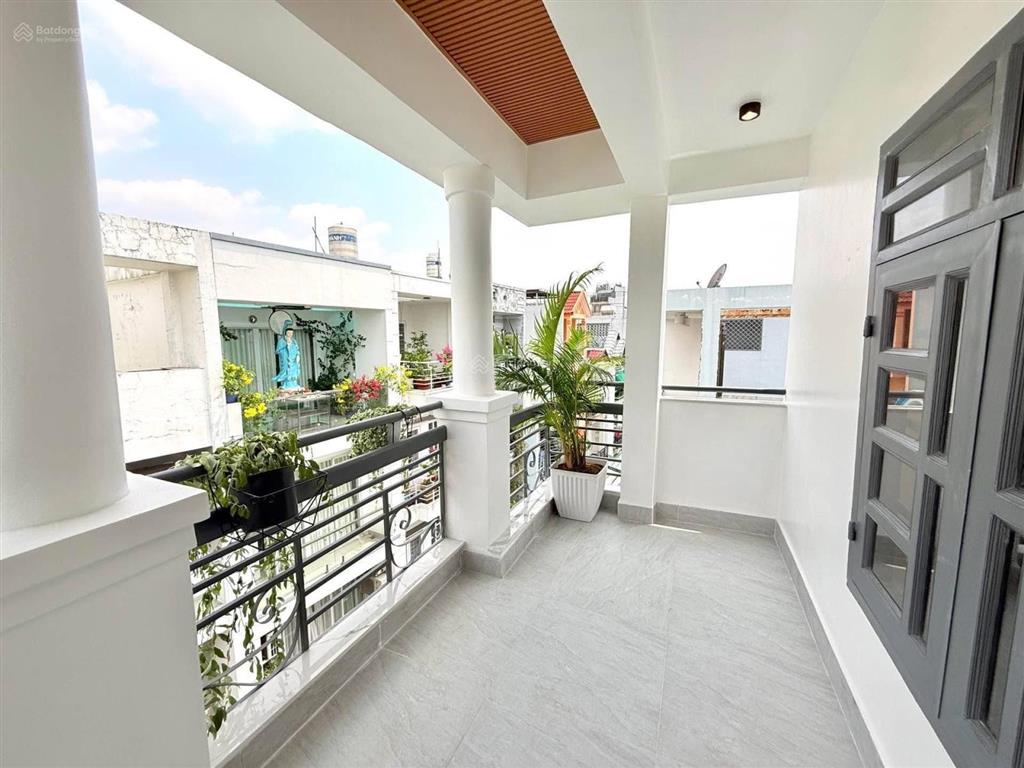 Nhà riêng 4 tầng hoàng hoa thám,p5,bình thạnh, dt52m2, giá 5 tỷ 2. shr