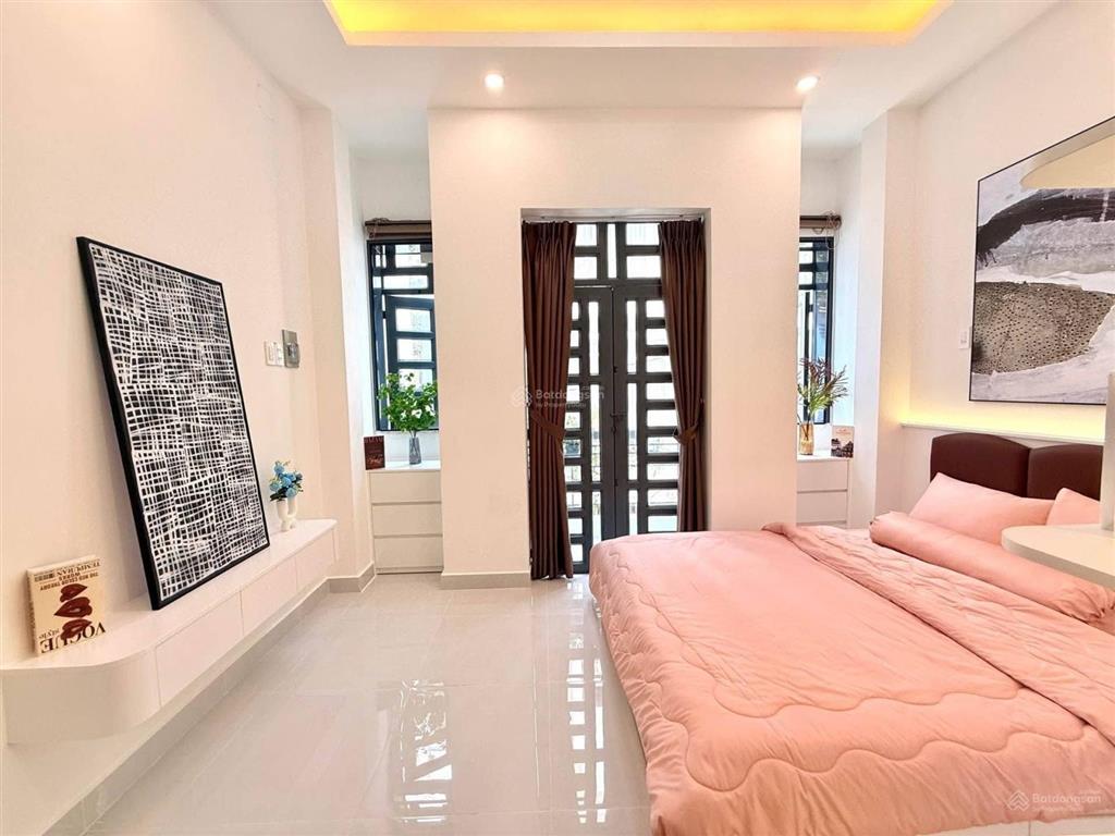 Nhà riêng 4 tầng hoàng hoa thám,p5,bình thạnh, dt52m2, giá 5 tỷ 2. shr