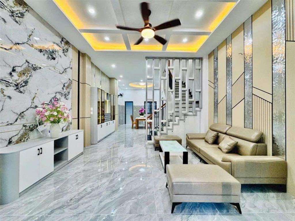 Nhà riêng nguyễn cửu vân,bình thạnh, dt 72m2, giá 2tỷ750, shr