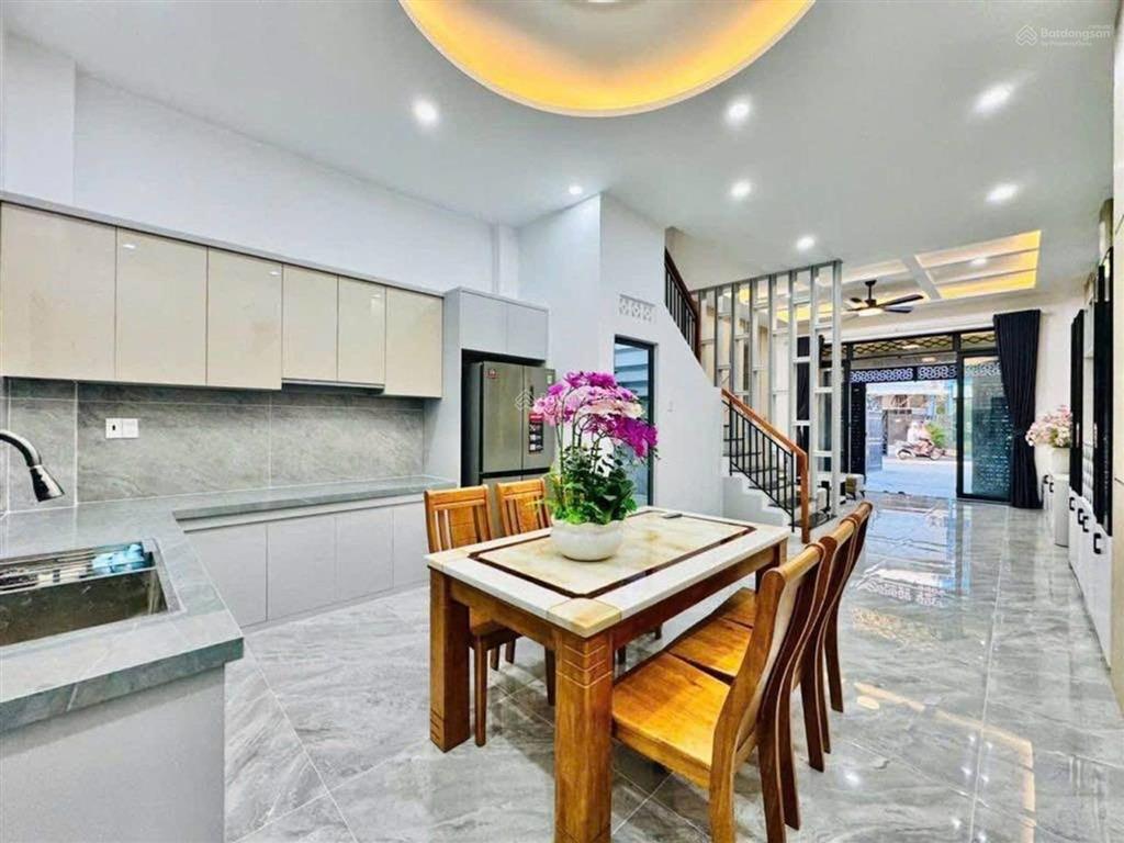 Nhà riêng nguyễn cửu vân,bình thạnh, dt 72m2, giá 2tỷ750, shr