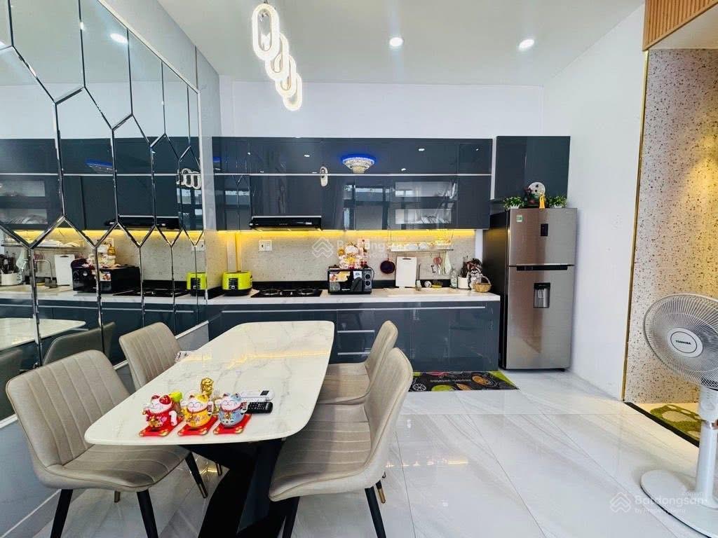 Gấp nhà đặng thùy trâm, p13, bình thạnh. 62m2, 2 tỷ 8 hẻm oto