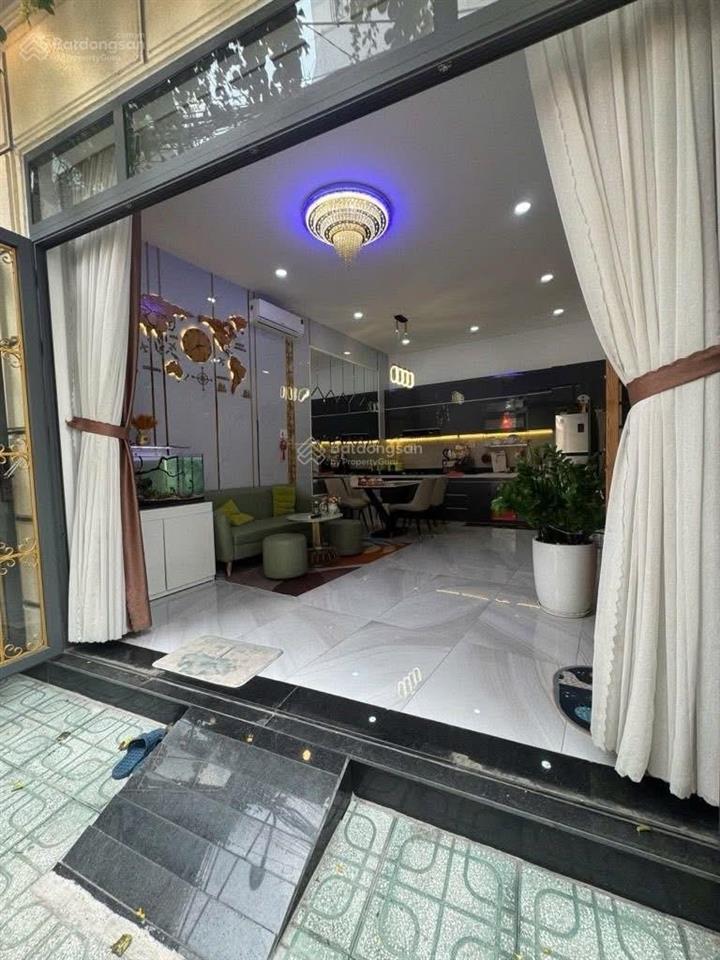 Gấp nhà đặng thùy trâm, p13, bình thạnh. 62m2, 2 tỷ 8 hẻm oto