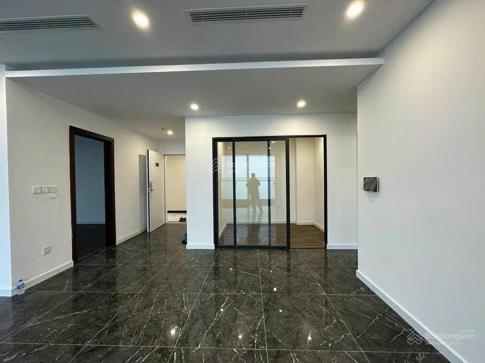 Căn góc 160m2 tầng trung siêu đẹp, hướng mát, nội thất cao cấp full giá 20,8 tỷ net.  0987 938 ***