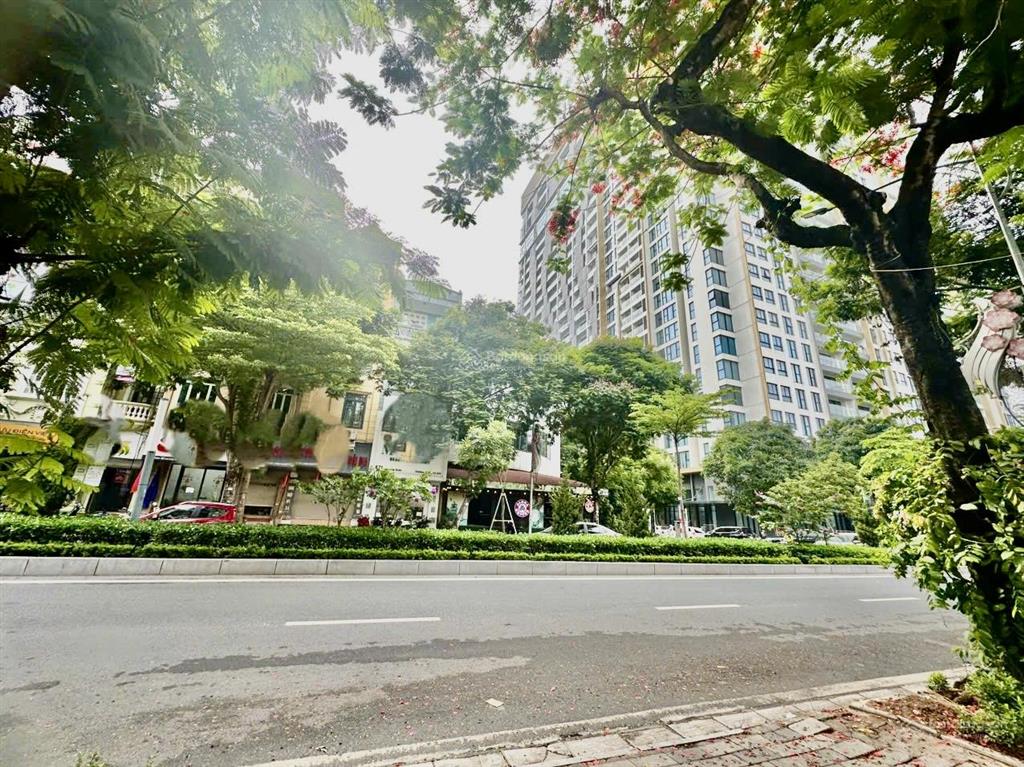 Cho thuê nhà mặt phố lạc long quân 50 m2 mt 5m 5 tầng (6 p ngủ) chỉ 28 triệu/th, 0948 031 ***