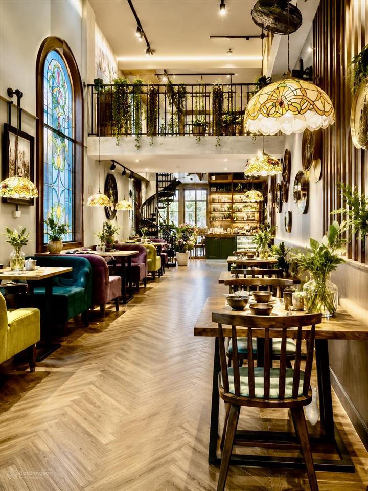 Cho thuê nhà mặt phố ngọc khánh 50 m2 x 6 tầng lô góc, vỉa hè kinh doanh mọi loại hình 40 triệu