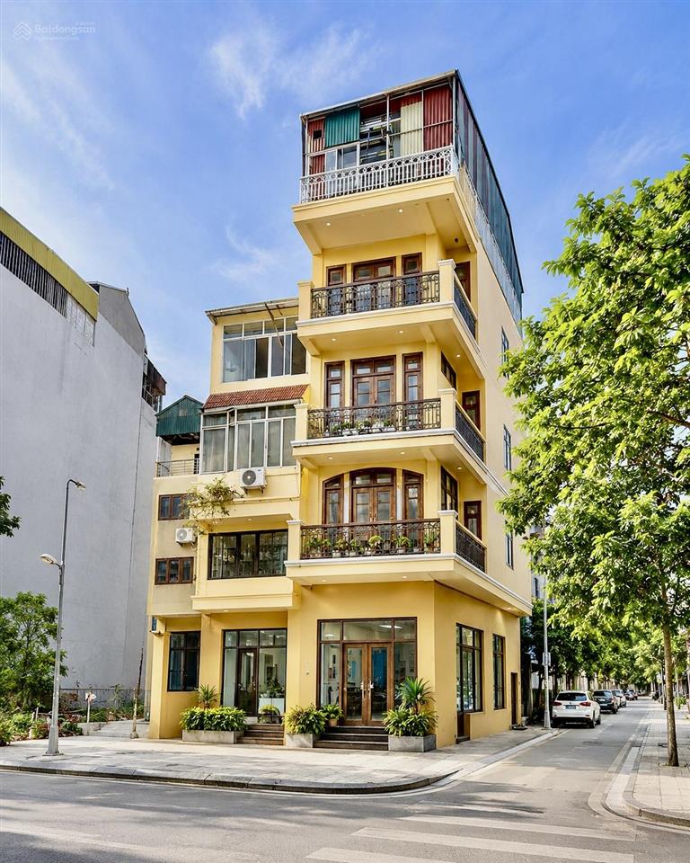 Cho thuê nhà mặt phố ngọc khánh 50 m2 x 6 tầng lô góc, vỉa hè kinh doanh mọi loại hình 40 triệu
