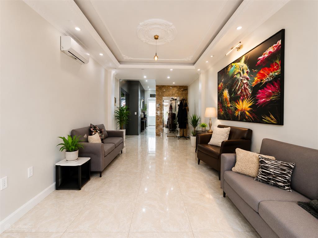 Bán nhà võ chí công phân lô vỉa hè, gara ô tô 42 m2 7 tầng thang máy 18,x tỷ, 0948 031 ***
