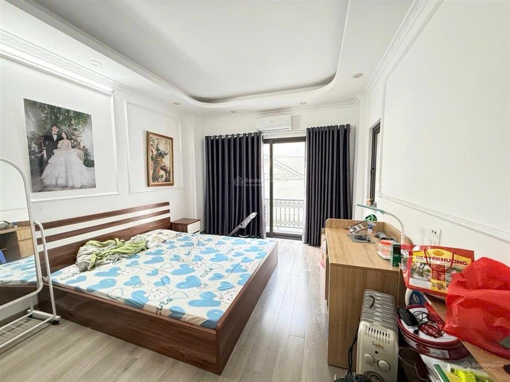 Bán nhà trung tâm cổ nhuế 35m2 mt 4m xây 5 tầng mới full đồ chỉ 6 tỷ, 0948 031 ***