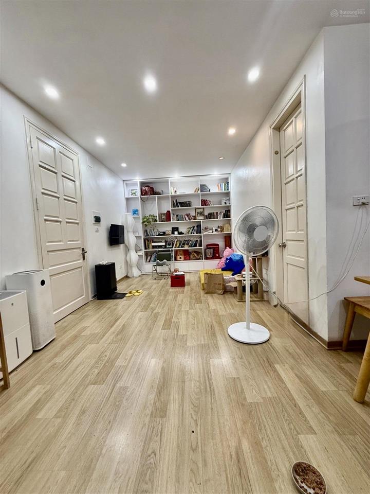 Bán chung cư m5 trần vỹ, mai dịch 64 m2 2pn full nội thất đẹp, sẵn sổ chỉ 3.7 tỷ 0948 031 ***
