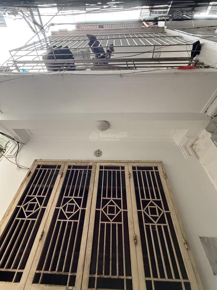 Nhà dân xây lô góc trần cung giáp cầu giấy 35 m2 mt 3.5 m x 3 tầng sổ đỏ vuông chỉ 6 tỷ 0948 031 ***