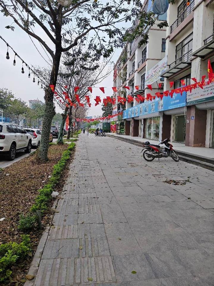 Mặt đường trịnh văn bô, thang máy, siêu kinh doanh, 150m x 6t, 6x tỷ. 0978 996 ***