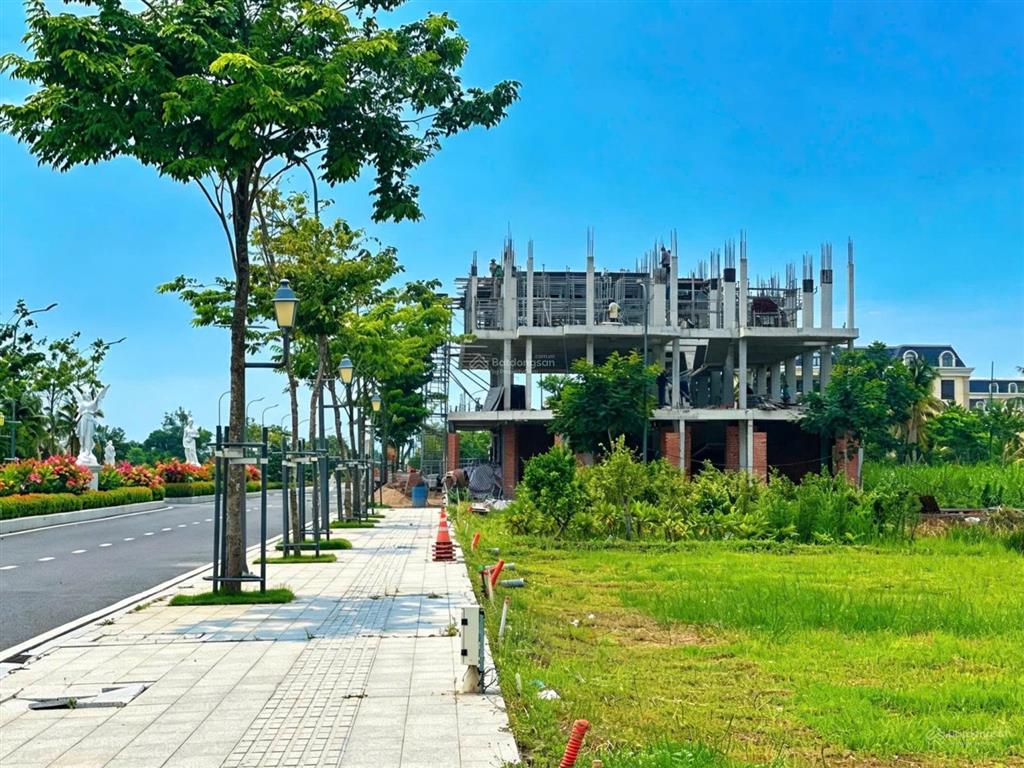Đất nền full thổ giá 19,5 triệu/m2 ngay sát siêu thị coopmart thủ thừa