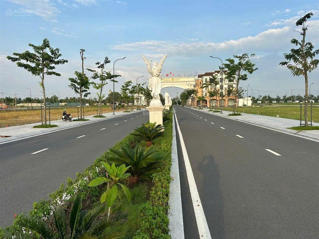 Cần tiền bán gấp lô đất tại xã thủ thừa giá chỉ 923triệu / sổ hồng riêng / full thổ cư