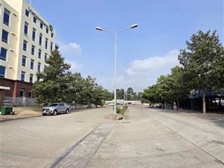 Nhà 3 tầng kdc vincom 100m2 nhà 3 tầng đường lớn 32m2 giá rẻ chỉ 7.6 tỷ shr hỗ trợ bank