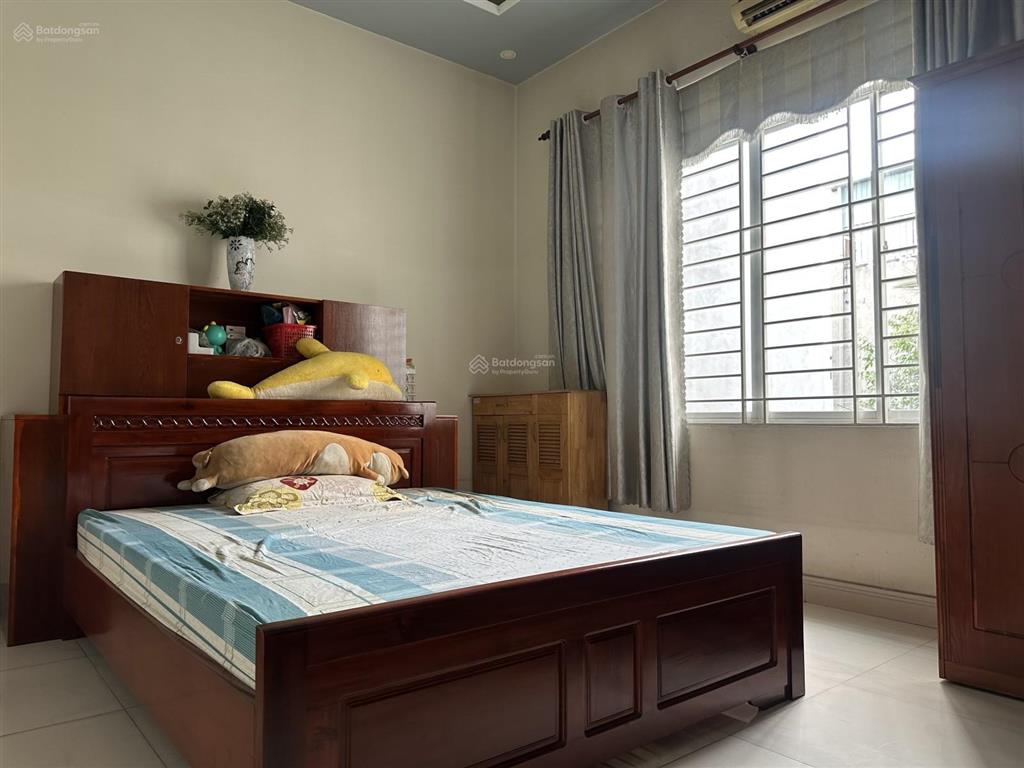 Nhà 3 tầng kdc vincom 100m2 nhà 3 tầng đường lớn 32m2 giá rẻ chỉ 7.6 tỷ shr hỗ trợ bank