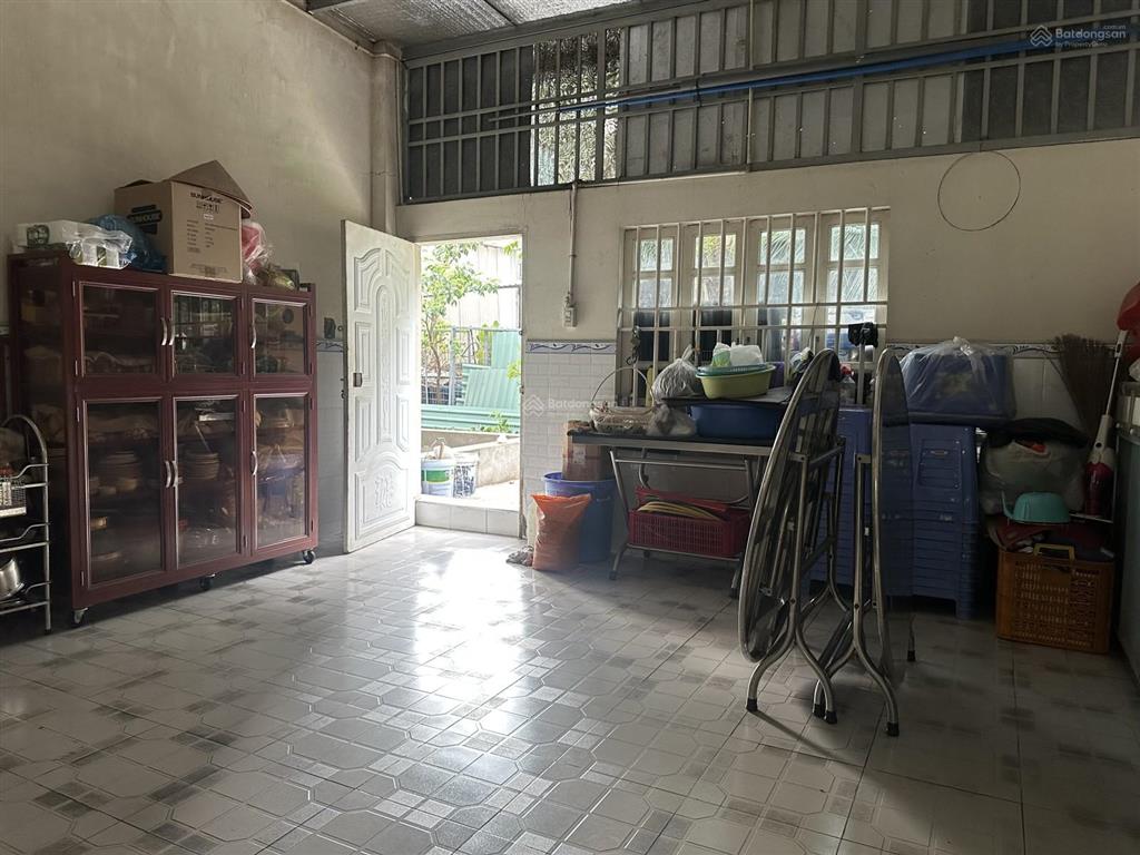 Nhà 3 tầng kdc vincom 100m2 nhà 3 tầng đường lớn 32m2 giá rẻ chỉ 7.6 tỷ shr hỗ trợ bank
