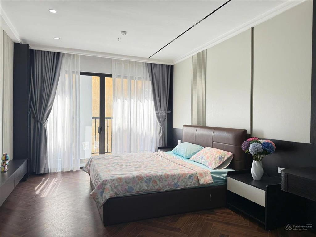 Hàng hiếm tại thị trấn văn điển, 12tỷ, 79m2, 8tầng mặt đường rộng kinh doanh