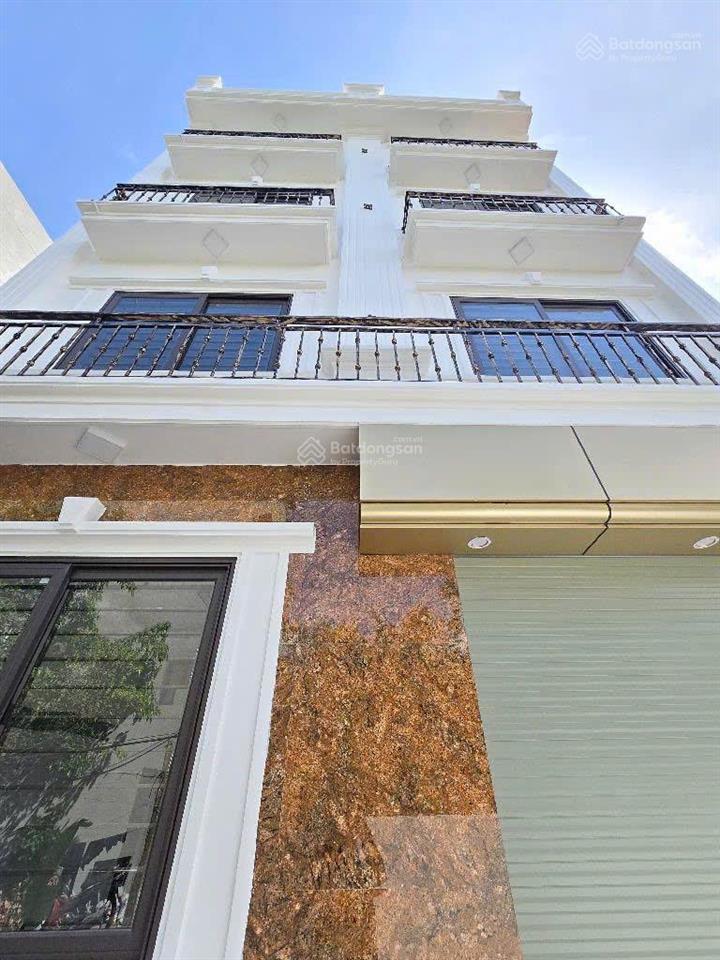 4,5 tỷ sở hữu nhà 4 tầng chân cầu tự khoát 40m2 hiếm có khó tìm