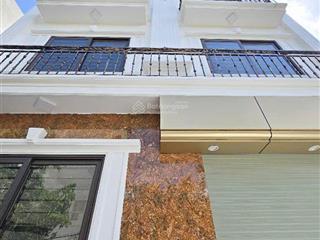 4,5 tỷ sở hữu nhà 4 tầng chân cầu tự khoát 40m2 hiếm có khó tìm