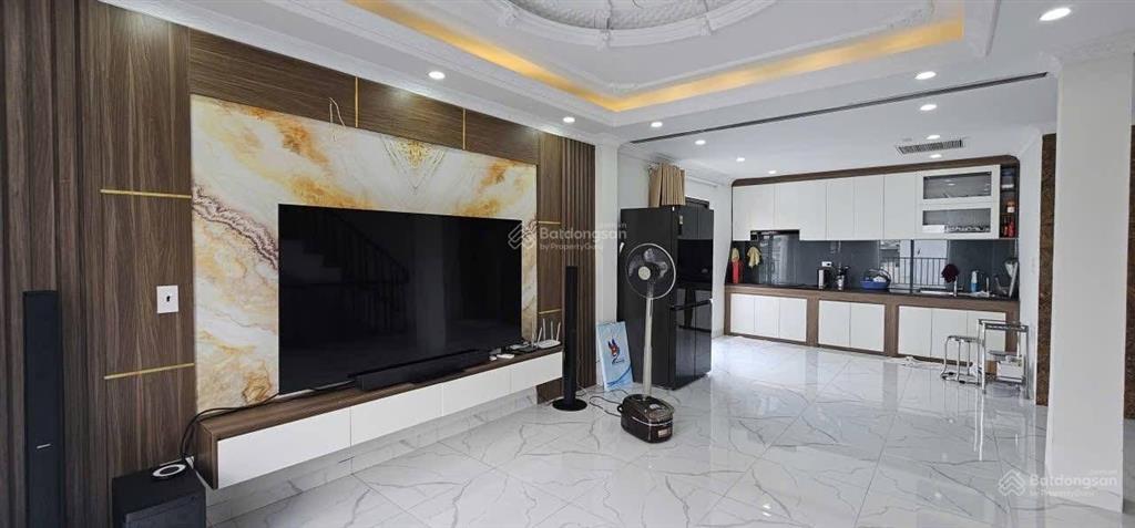 Bán nhà yên sở 45m2 7,2 tỷ vị trí đẹp. gần công viên yên sở