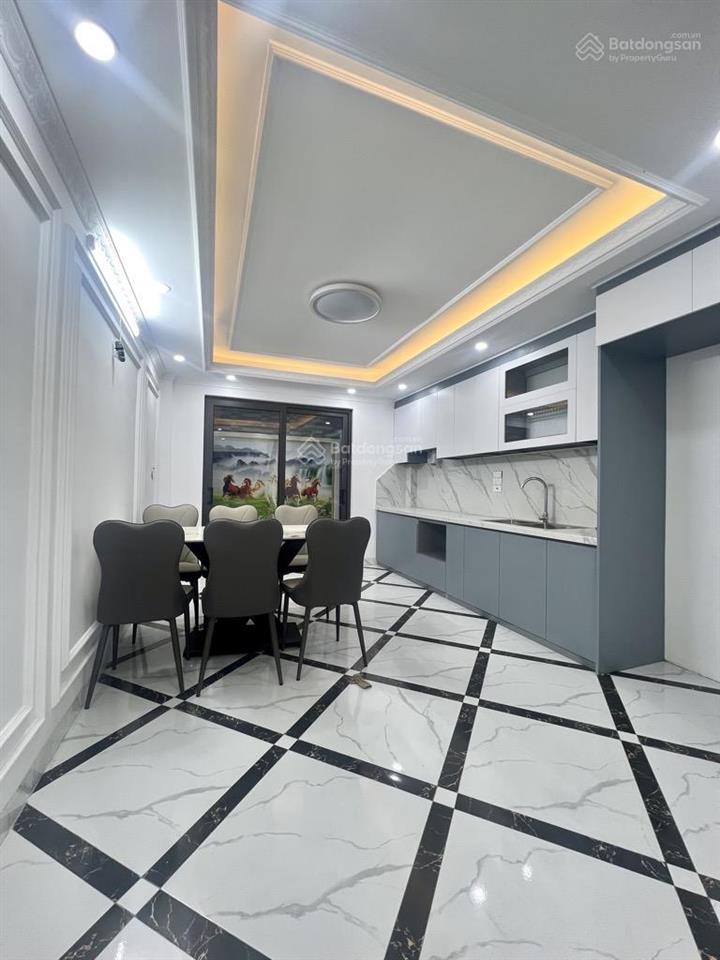 Chính chủ gửi bán. nhà 50m2 có gác lửng đẹp như hình. nhà full nội thất