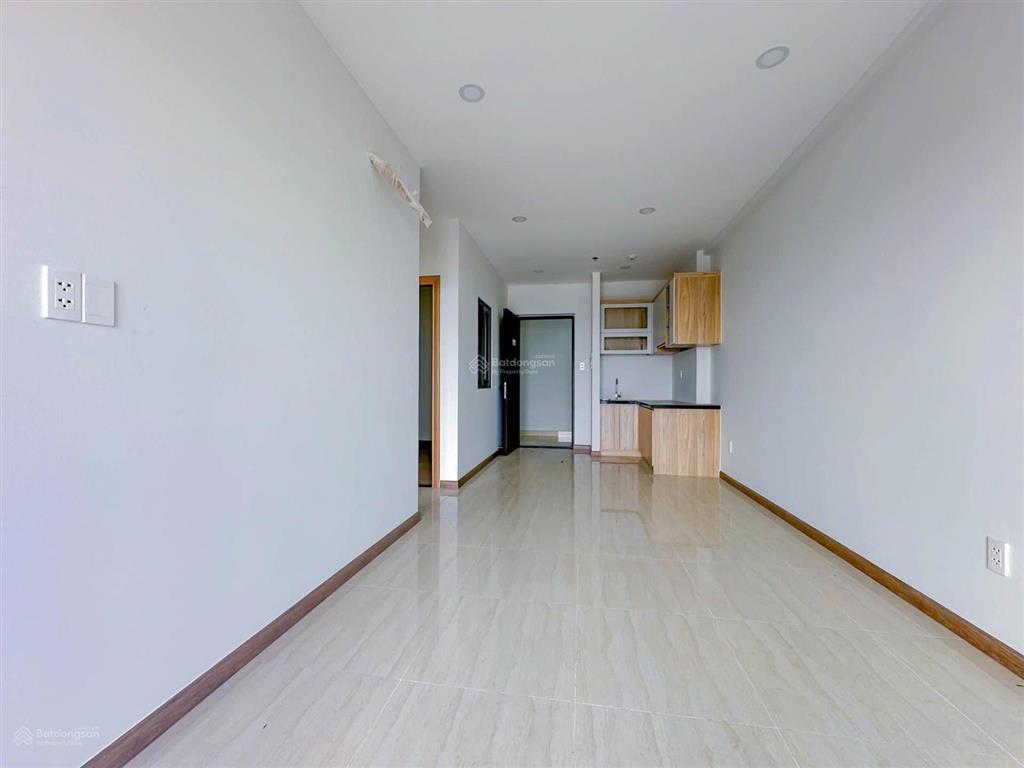 Bán căn bcons plaza giá tốt 2.25 tỷ, 51.3m2, 2pn + 2wc, sổ sẵn, gần làng đại học, ga metro