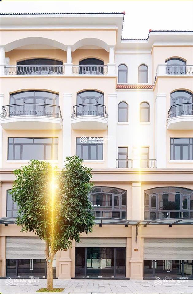 Shophouse sân vườn 2 mặt tiền đối diện 30 tòa chung cư, giá chỉ 15 tỷ