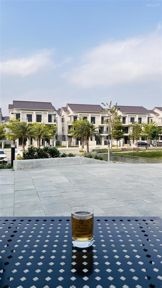Sở hữu căn biệt thự góc view sông cách long biên hn 6km. ký trực tiếp cđt. ân hạn 2 năm. ck 10%.