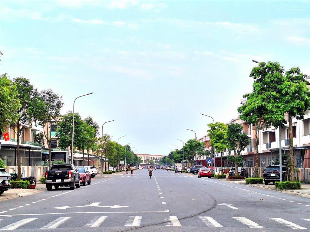Hiếm có 1 căn góc biệt thự giá cđt cách long biên hn 6km. ck 10%. ân hạn gốc lãi 24 tháng.