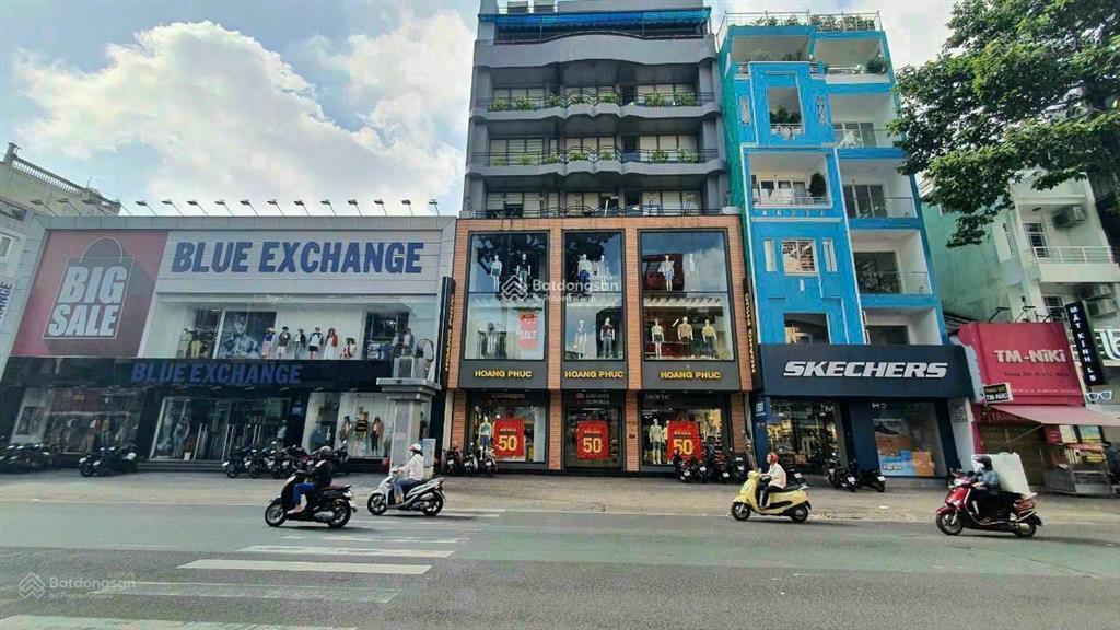 Cần bán ! nhà mt thương hiệu trần phúquận 5 dt 8x18m 6tầnghđt 155tr/thánggấp 52 tỷcực đẹp