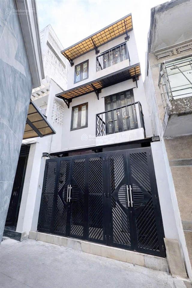 Bán nhà q. phú nhuận, gía chỉ 6.8 tỷ. hxh. dt 48m2. 4.15x11.5. phan đình phùng, ngay cầu kiệu.