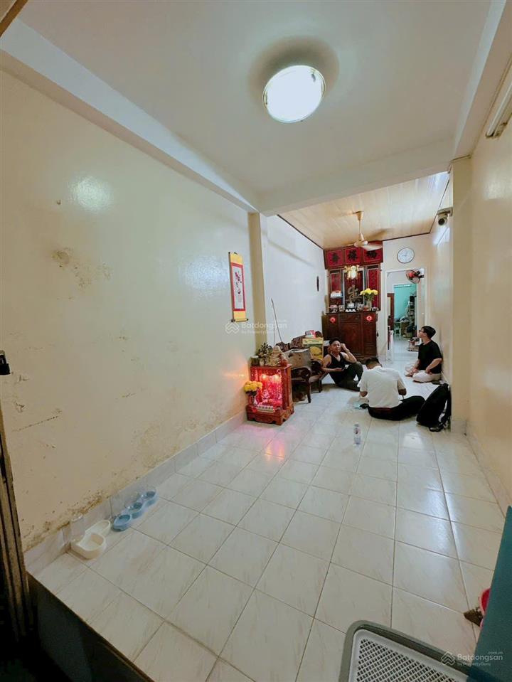 Bán nhà q1  gía chỉ 7.3tỷ 68m2. hẻm 5m võ văn kiệt, quận 1 p. cô giang