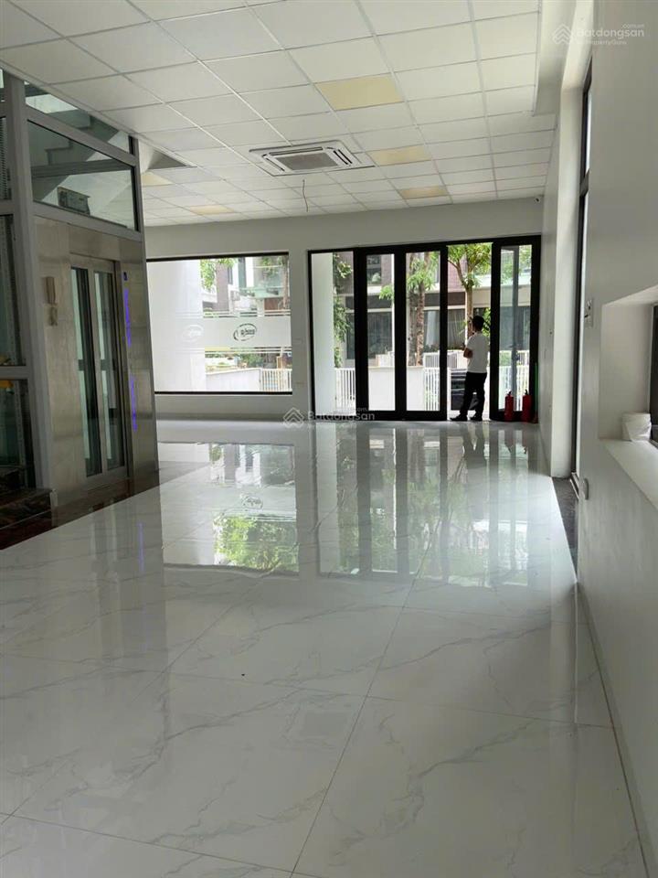 Cho thuê nhà nguyễn khang có hầm + thang máy 60m x 6t chỉ  kinh doanh tốt35tr