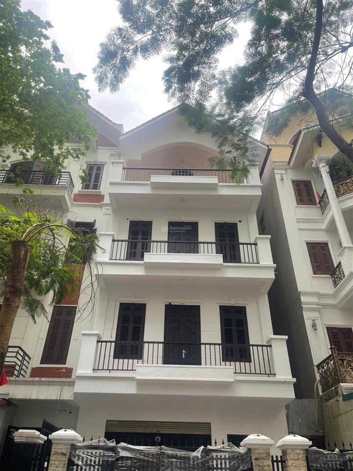 Cho thuê nhà trung yên  gần vũ phạm hàm  khu văn phòng cực hot35tr ô tô đỗ cửa