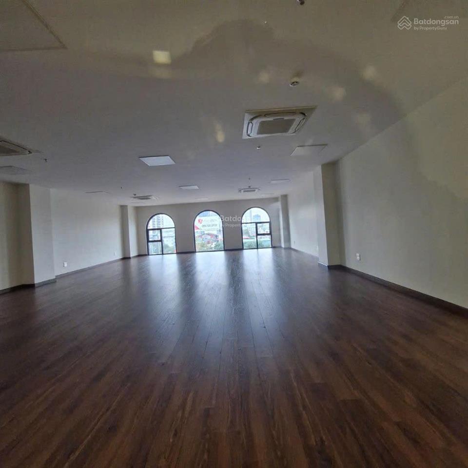 Cho thuê nhà nguyễn chí thanh ô tô 2 mặt phù hợp vp, spa, showroomđông khách, dễ nhận diện