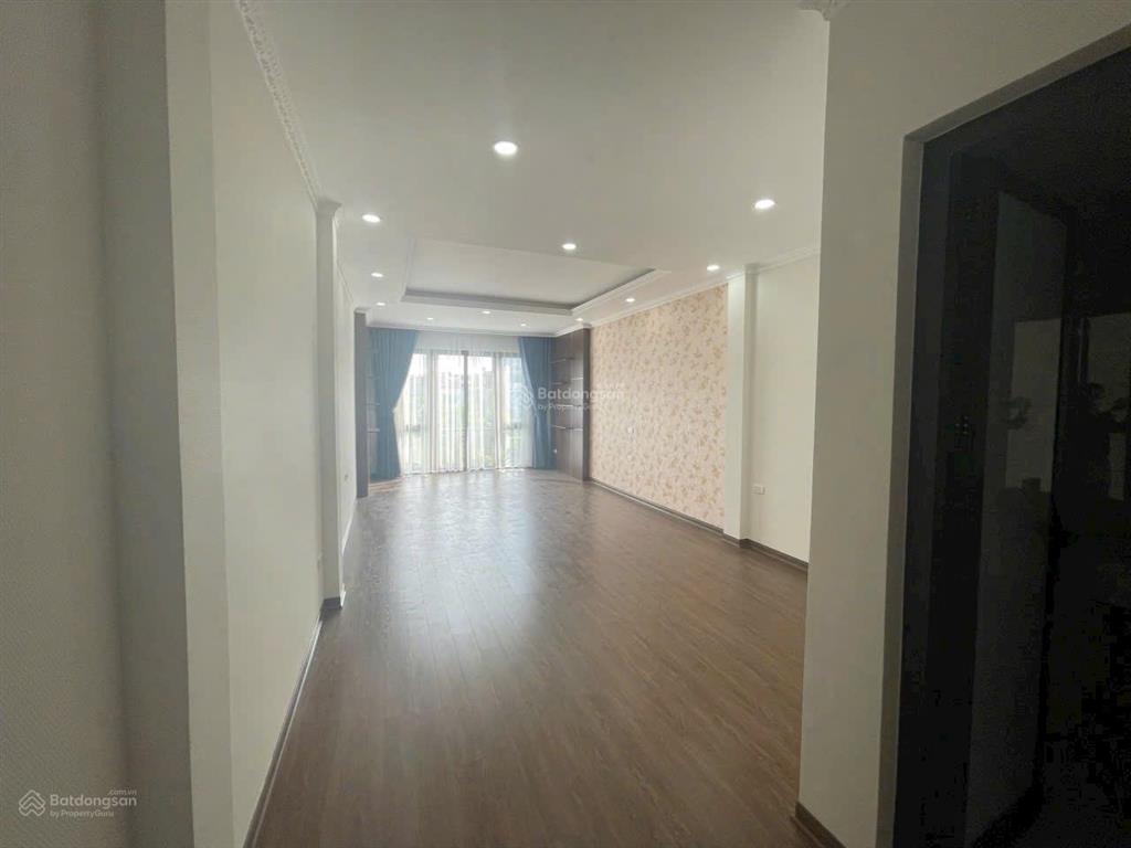 Cho thuê nhà thang máy ô tô đỗ cửa kinh doanh, văn phòng cực đỉnh khu ba đình  32tr