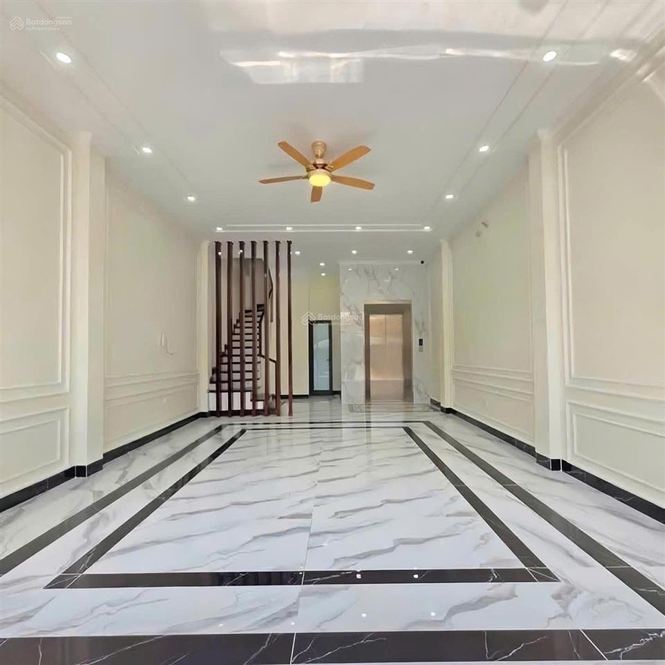 Cho thuê nhà đội cấn  ba đình  80m2  6t  thang máy  thông sàn  ô tô đỗ cửa  45tr/th