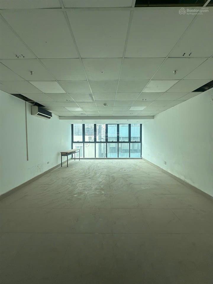 Cho thuê nhà lạc long quân  120m²  4t  sân để xe rộng  phù hợp văn phòng & kinh doanh  40tr