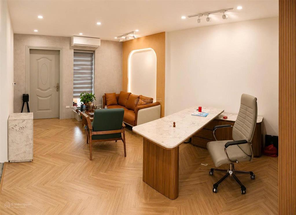 Cho thuê nhà âu cơ  tây hồ 60m2  6 tầng, có thang máy, có gara ô tô  15tr/th