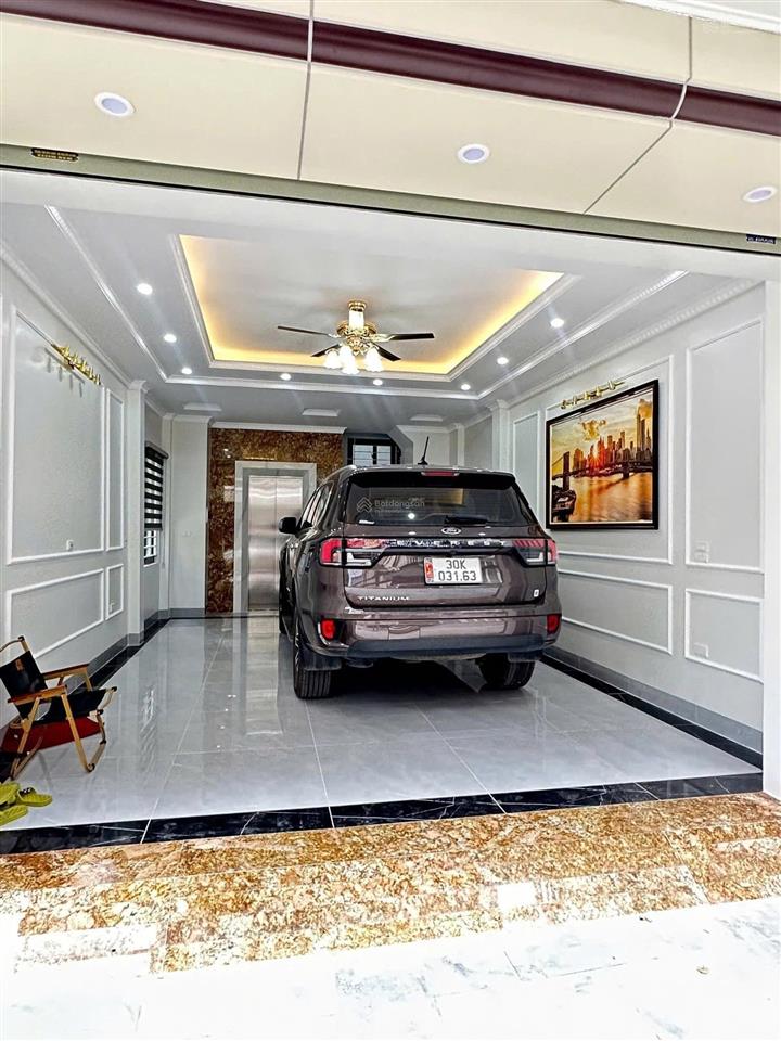 Cho thuê nhà âu cơ  tây hồ 60m2  6 tầng, có thang máy, có gara ô tô  15tr/th