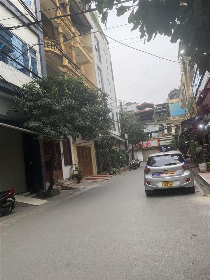 Cho thuê nhà đào tấnliễu giaiba đình 80m2 5 tầng, ô tô đỗ thỏa mái, thông các phía, 28tr/th
