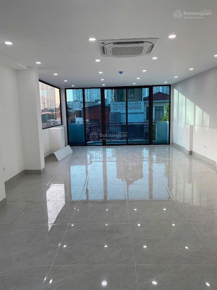 Cho thuê nhà tây sơn  đống đa  thang máy  2 mặt thoáng  kinh doanh kết hợp  50tr