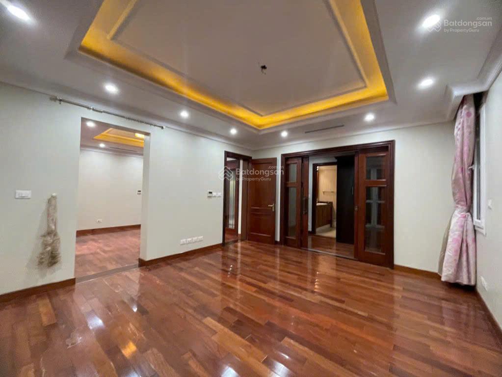 Cho thuê nhà đỗ quang, nguyễn thị định, hoàng ngân 50m2 5 tầng, ô tô đỗ ngày đêm, nhà mới, 20tr