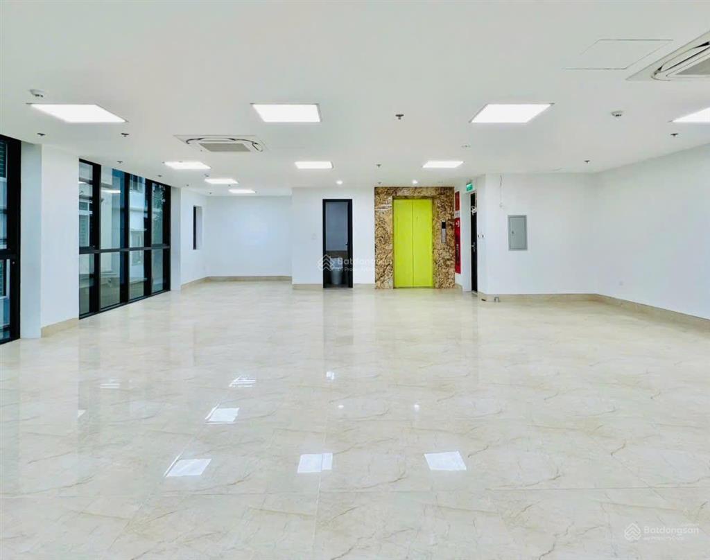 Cho thuê tòa nhà khuất duy tiến  135m  9 tầng pccc thẩm duyệt  kinh doanh đỉnh cao