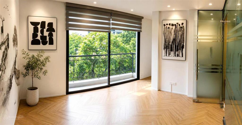 Cho thuê nhà nguyễn thị định, đỗ quang, hoàng ngân 80m6tthang máy, kinh doanh văn phòng 45tr