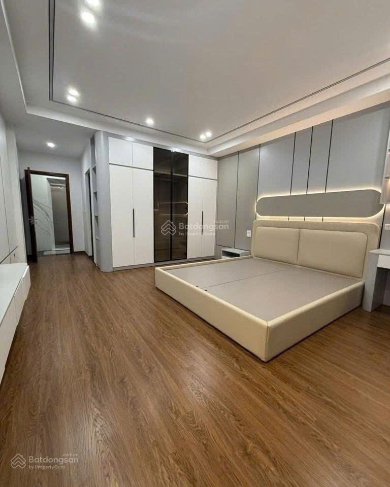 Cho thuê nhà đội cấn, liễu giai, văn cao, thang máy, ô tô đỗ cửa, kinh doanh kết hợp ở, 45tr