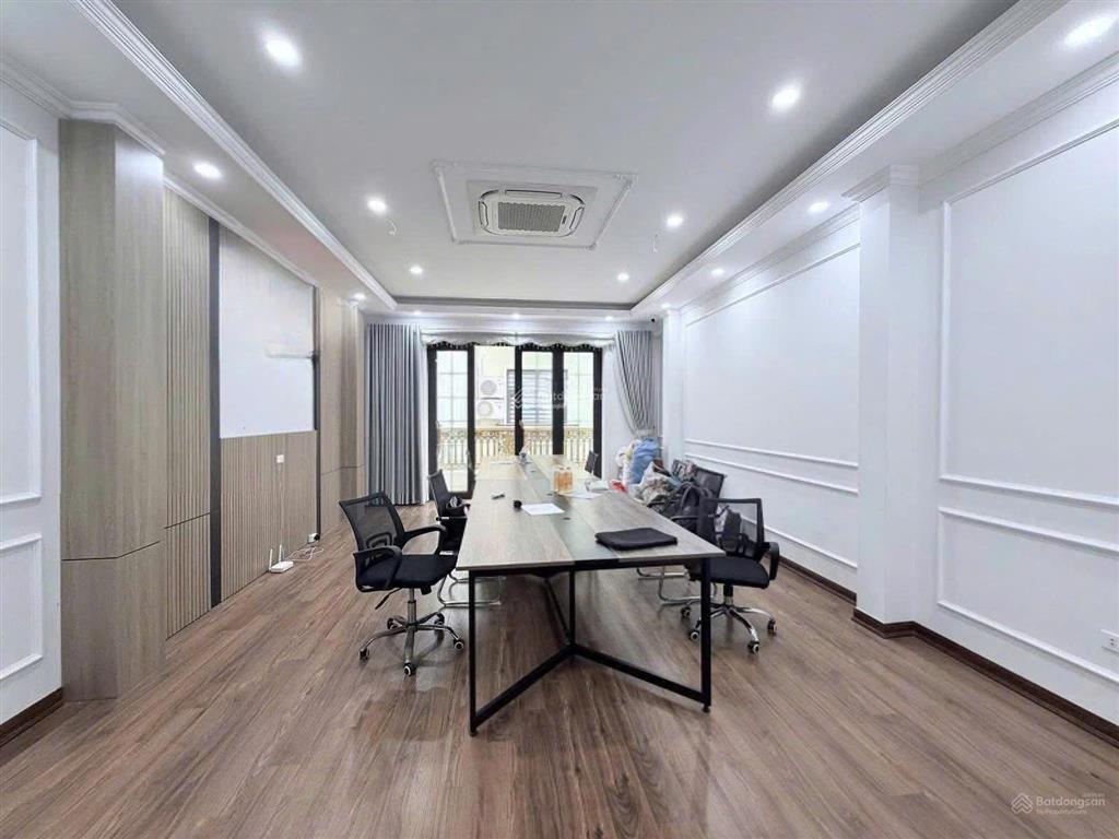 Cho thuê nhà phân lô đỗ quang  nguyễn thị định  yên hòa 55m2 5 tầng, ô tô đỗ ngày đêm, 20tr/t
