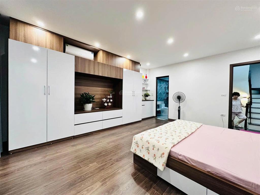 Cho thuê nhà lạc long quânvõ chí côngxuân la tây hồ 70m2 5 tầng, 2 mặt tiền ôtô, thang máy, 26tr